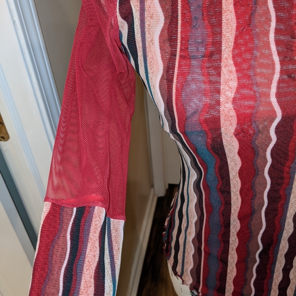 Beautiful Designer Top Amazing Prints Size S - Picture 2 of 6